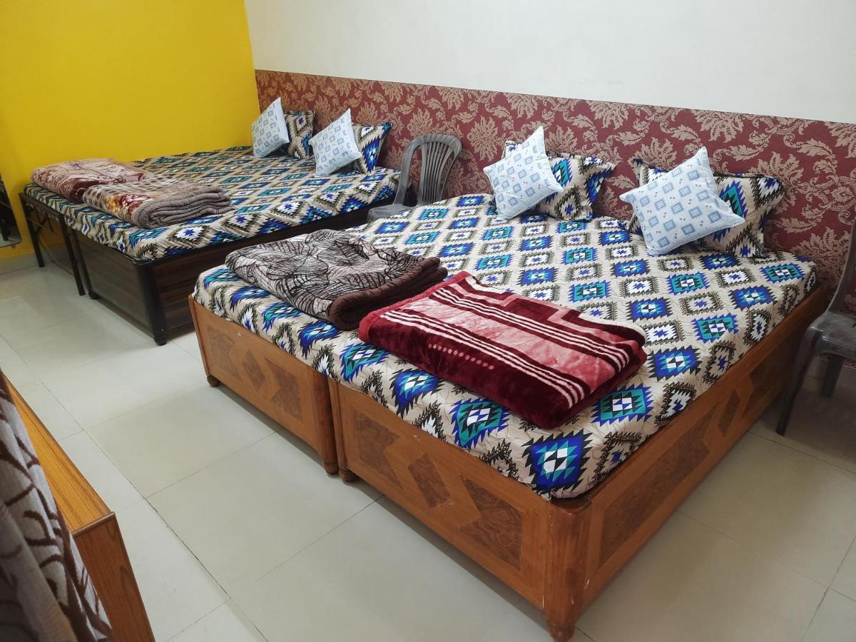 Saar Homestay Ujjain Bagian luar foto