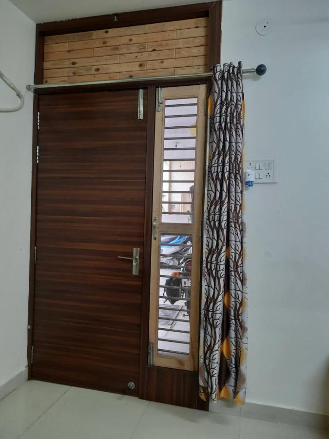 Saar Homestay Ujjain Bagian luar foto