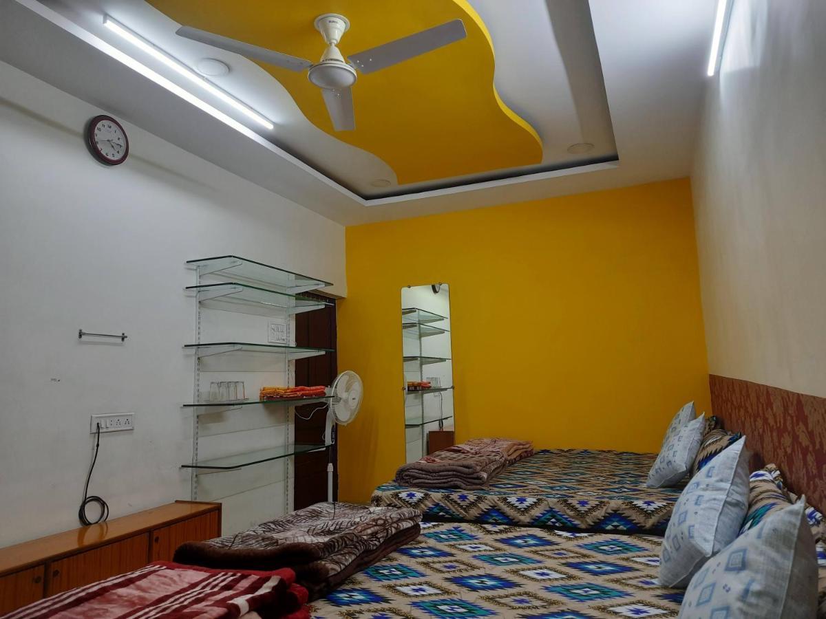 Saar Homestay Ujjain Bagian luar foto