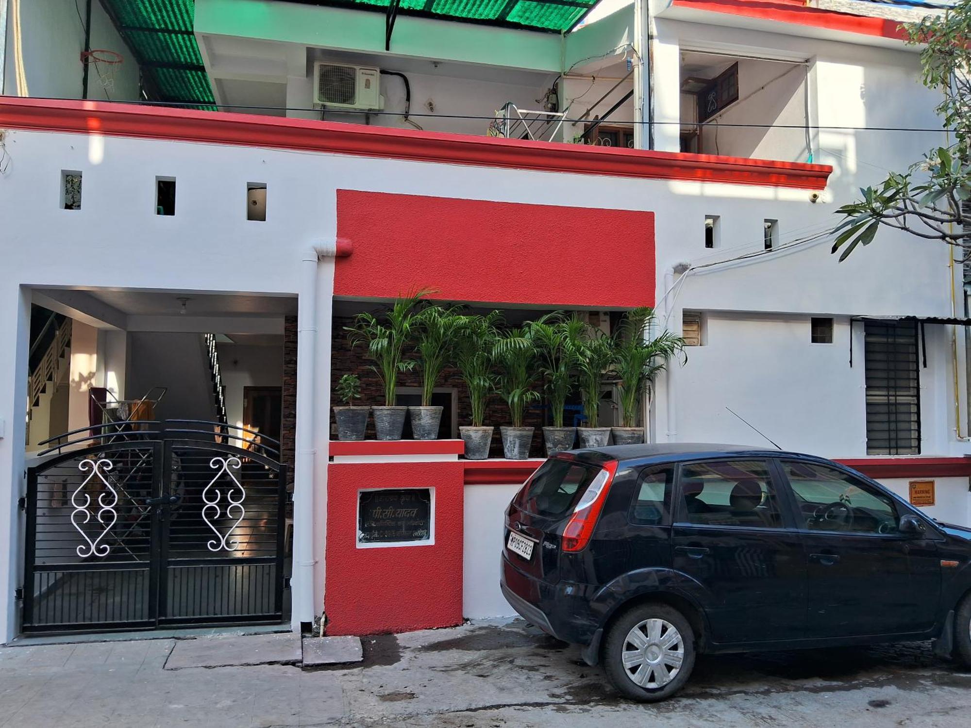 Saar Homestay Ujjain Bagian luar foto